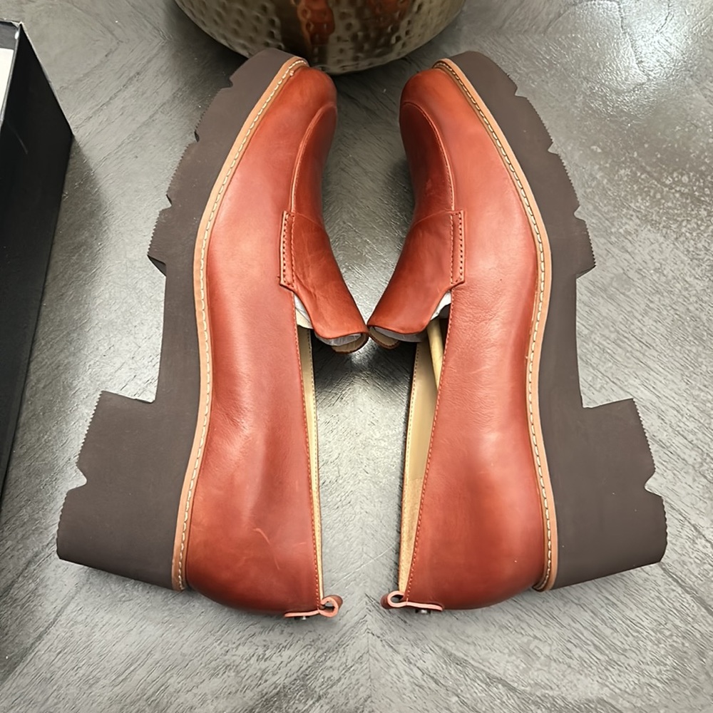 NATURALIZER Darry Lug Sole Loafers - Picture 5 of 11